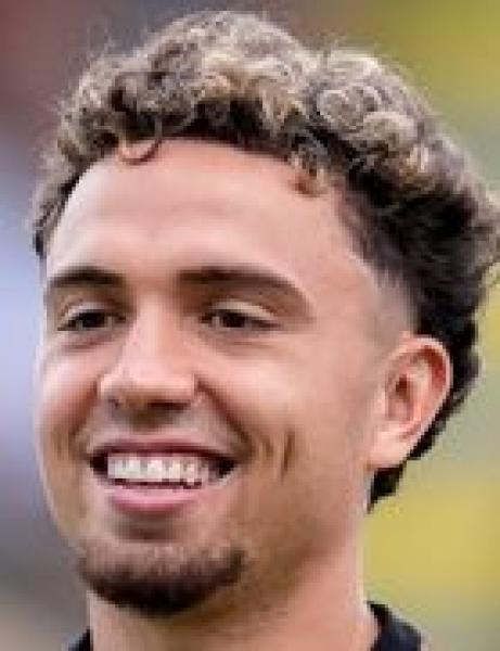 نائل العيناوي