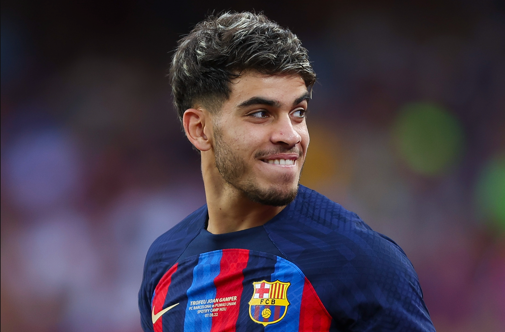 الزلزولي بين حنين برشلونة وغرور باريس