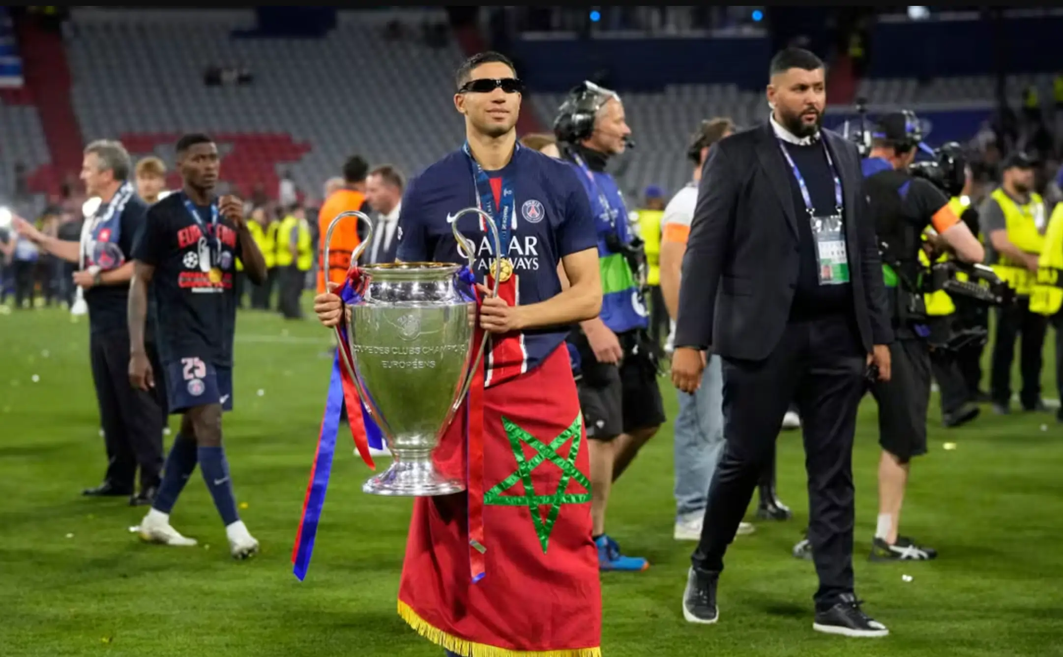 "عندما يصبح الظهير أهم من المهاجم" - لماذا يستحق حكيمي الكرة الذهبية؟